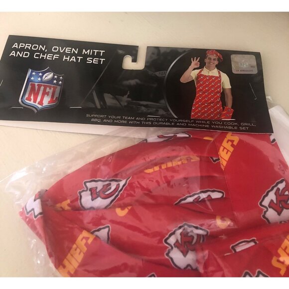 NFL Official Kansas City Chiefs Kitchen Set Apron, Oven Mitt, & Chef Hat - Picture 5 of 9